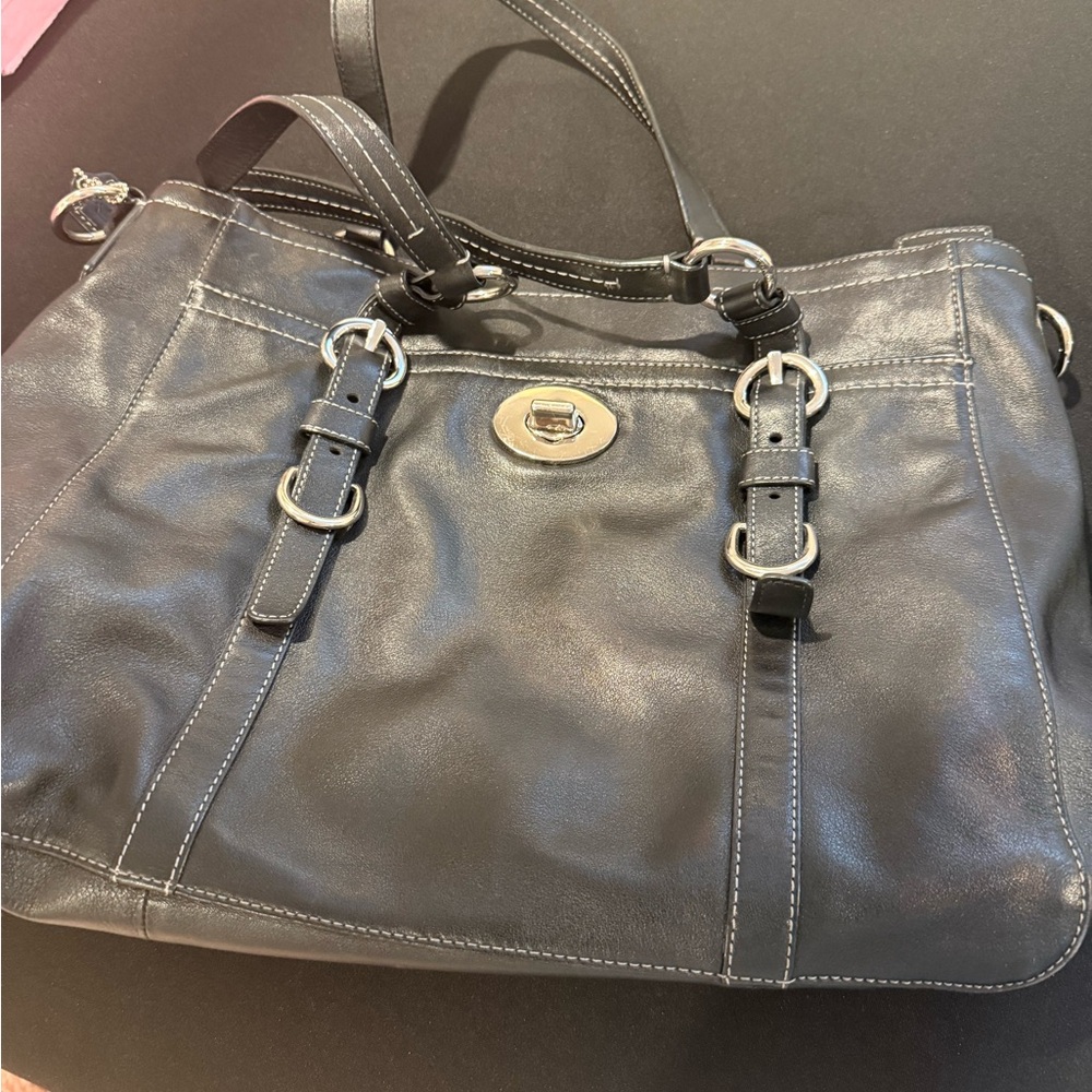 Elegant Black Leather Shoulder Bag